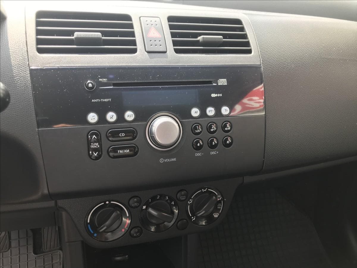 2005 Suzuki SWIFT - 9