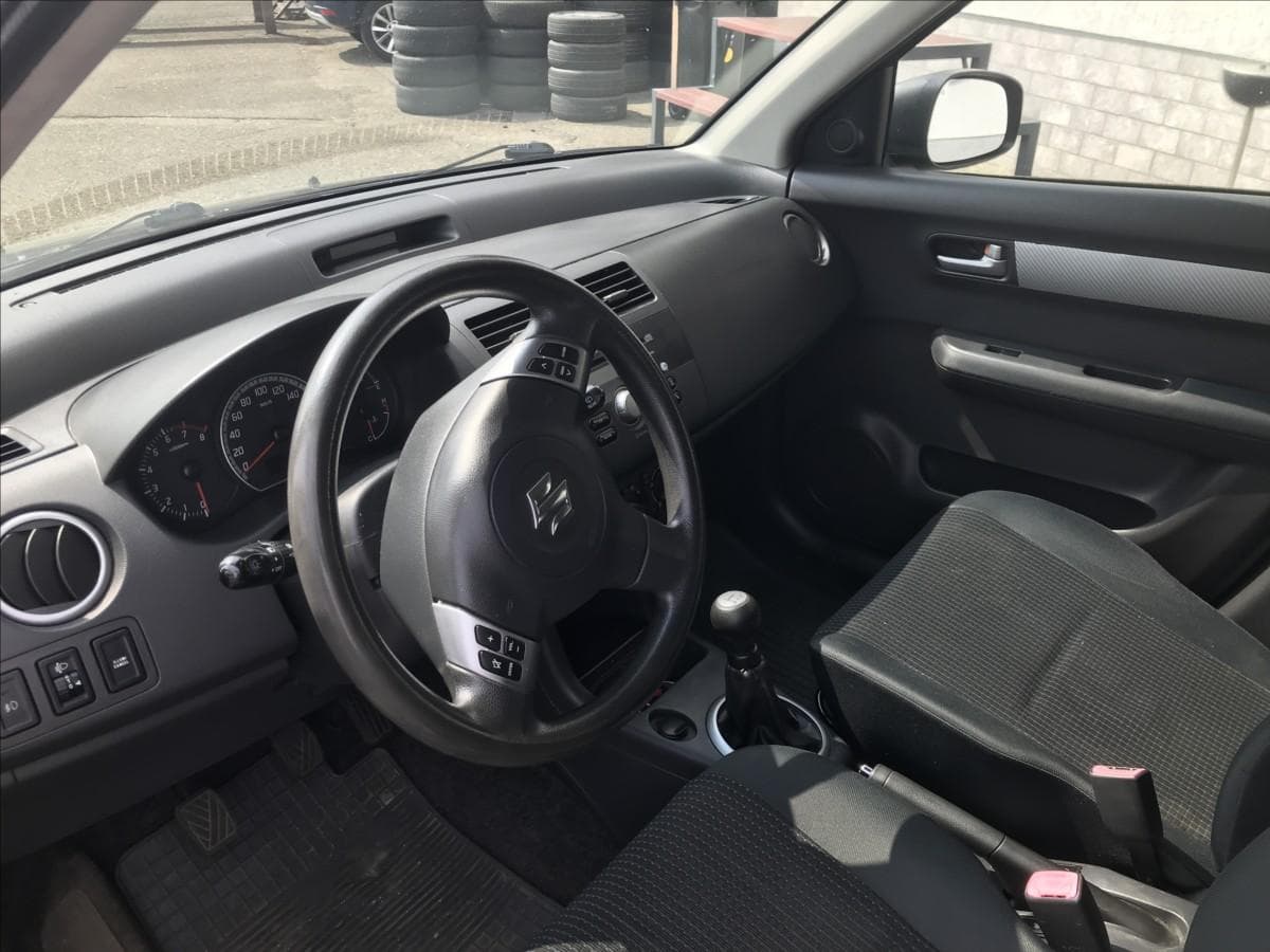 2005 Suzuki SWIFT - 7