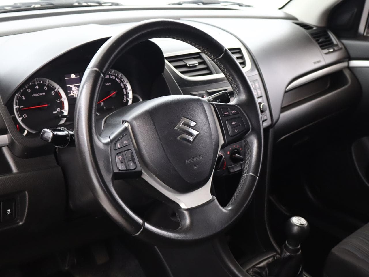 2016 Suzuki SWIFT - 18