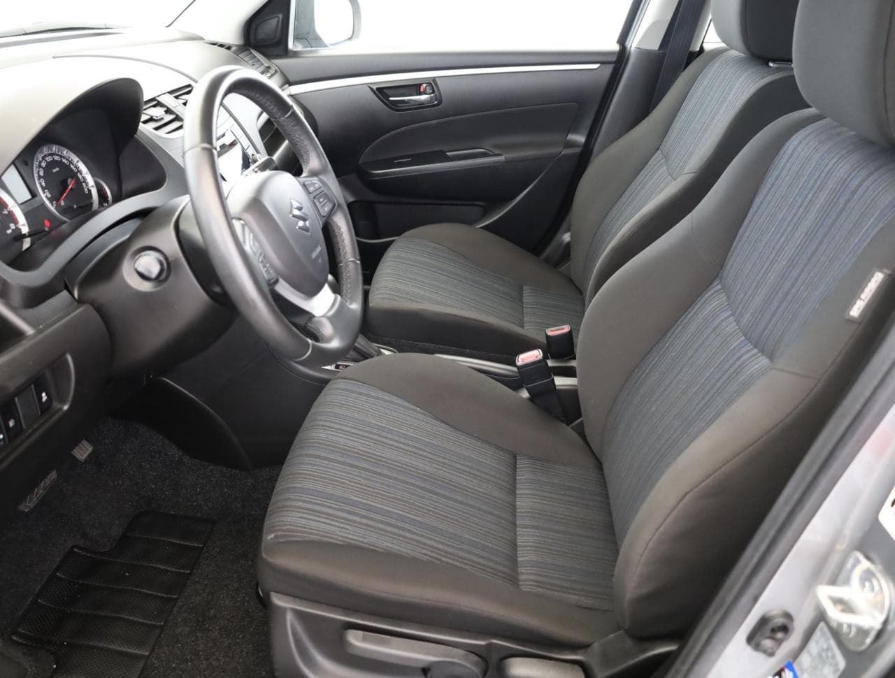 2014 Suzuki SWIFT - 13