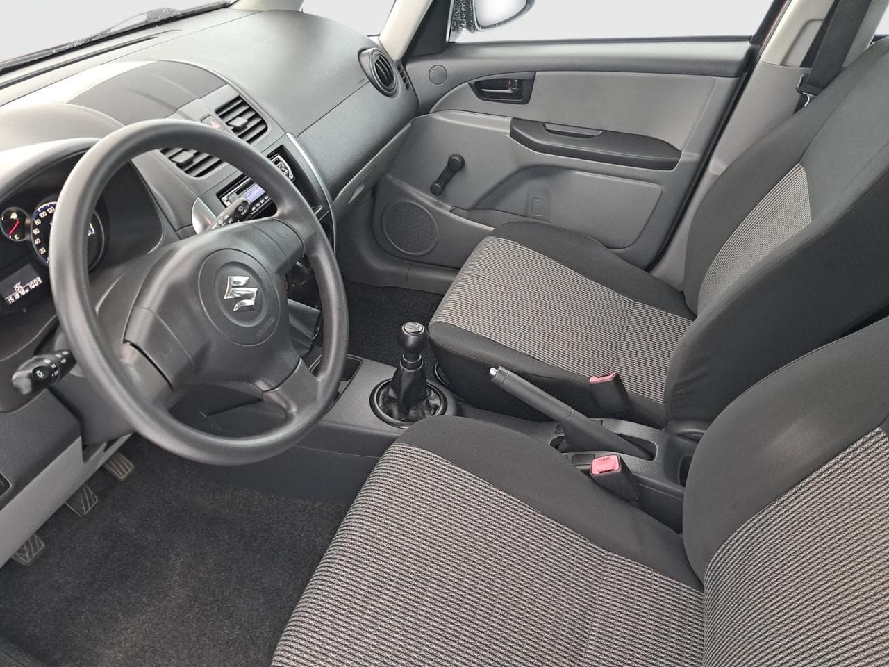 2010 Suzuki SX4 - 16