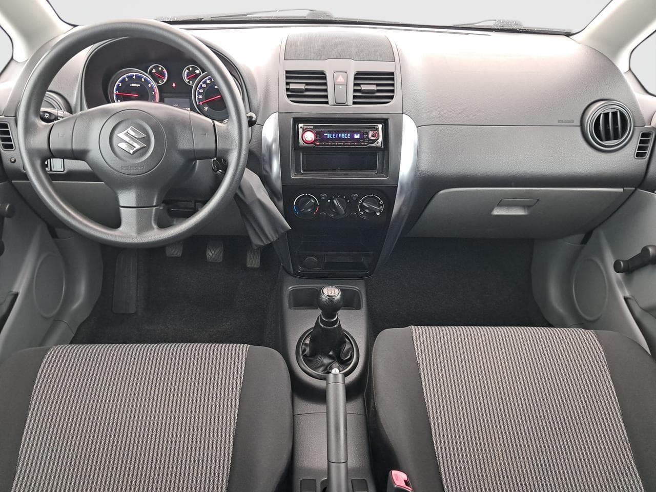 2010 Suzuki SX4 - 11