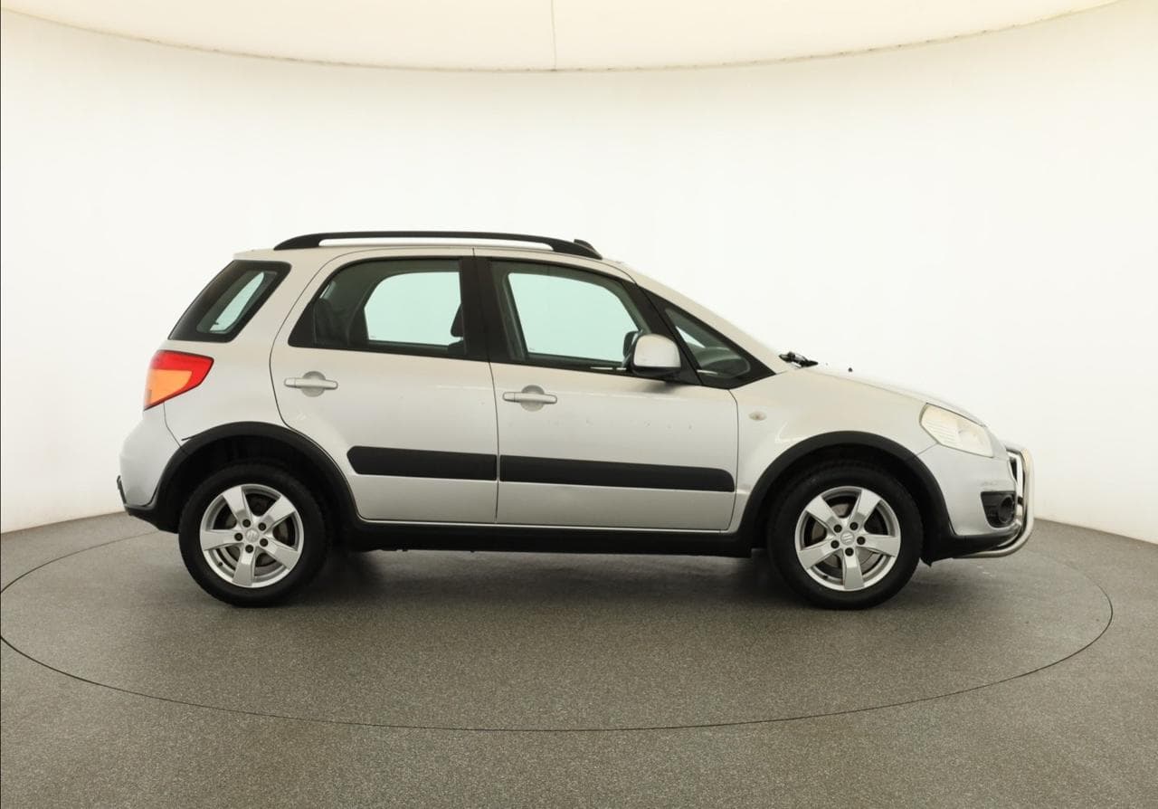 2011 Suzuki SX4 - 8