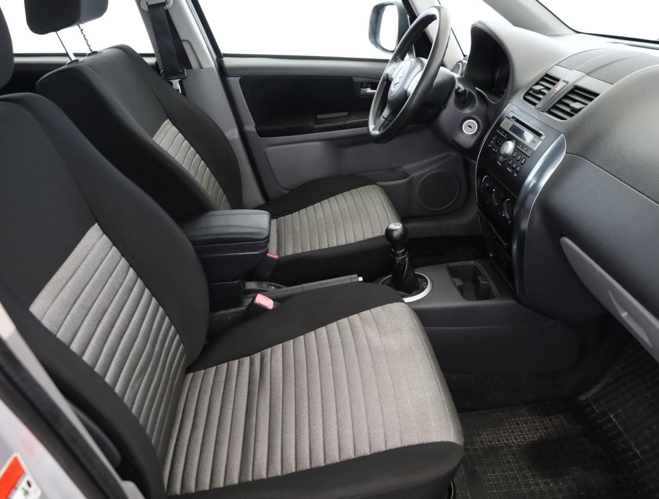 2011 Suzuki SX4 - 10
