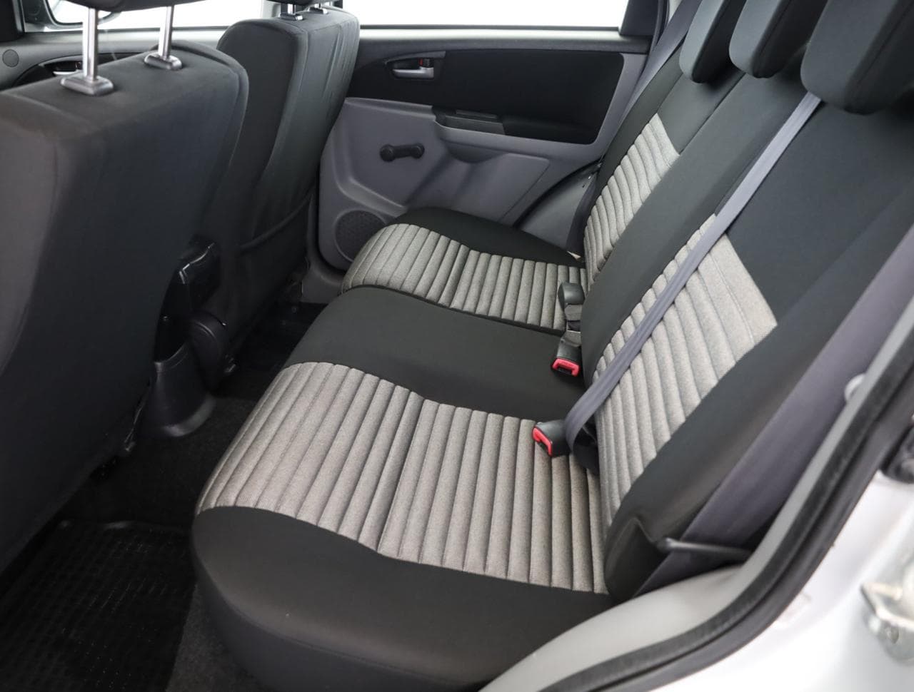 2011 Suzuki SX4 - 12