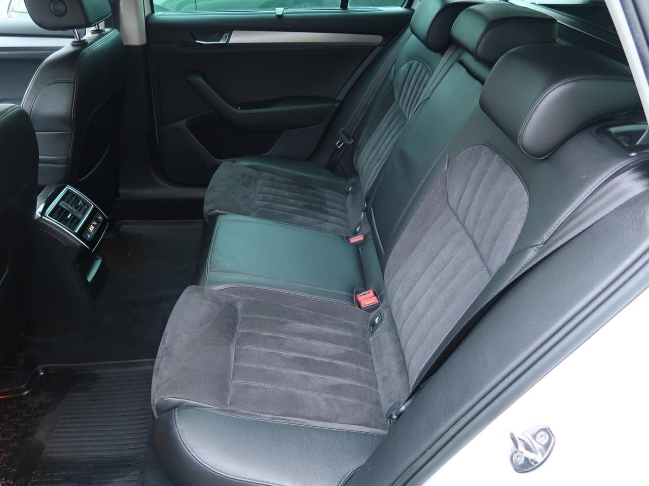 2016 Škoda Superb - 15