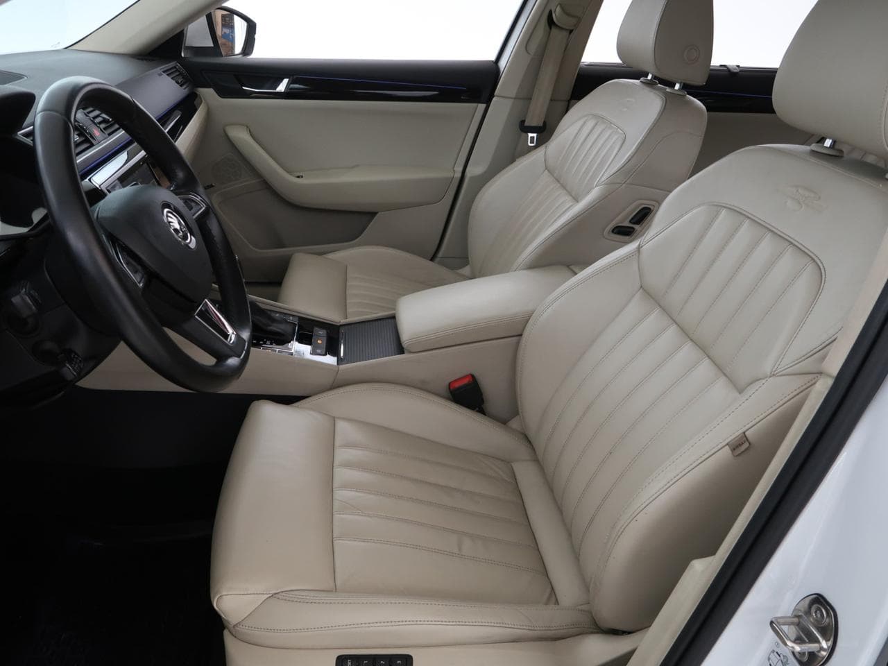 2015 Škoda Superb - 16