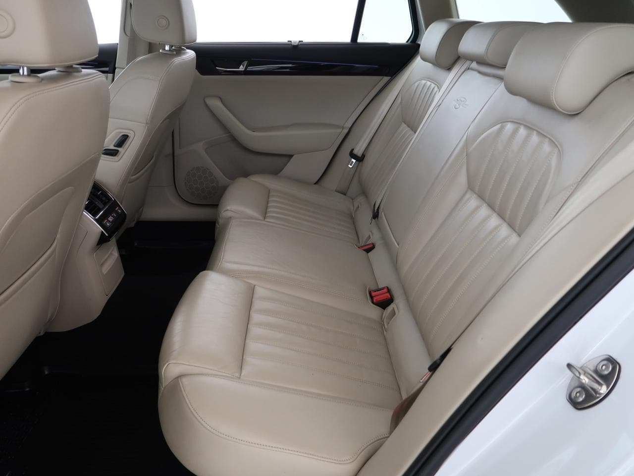 2015 Škoda Superb - 15