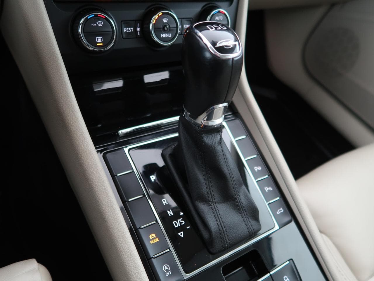 2015 Škoda Superb - 19