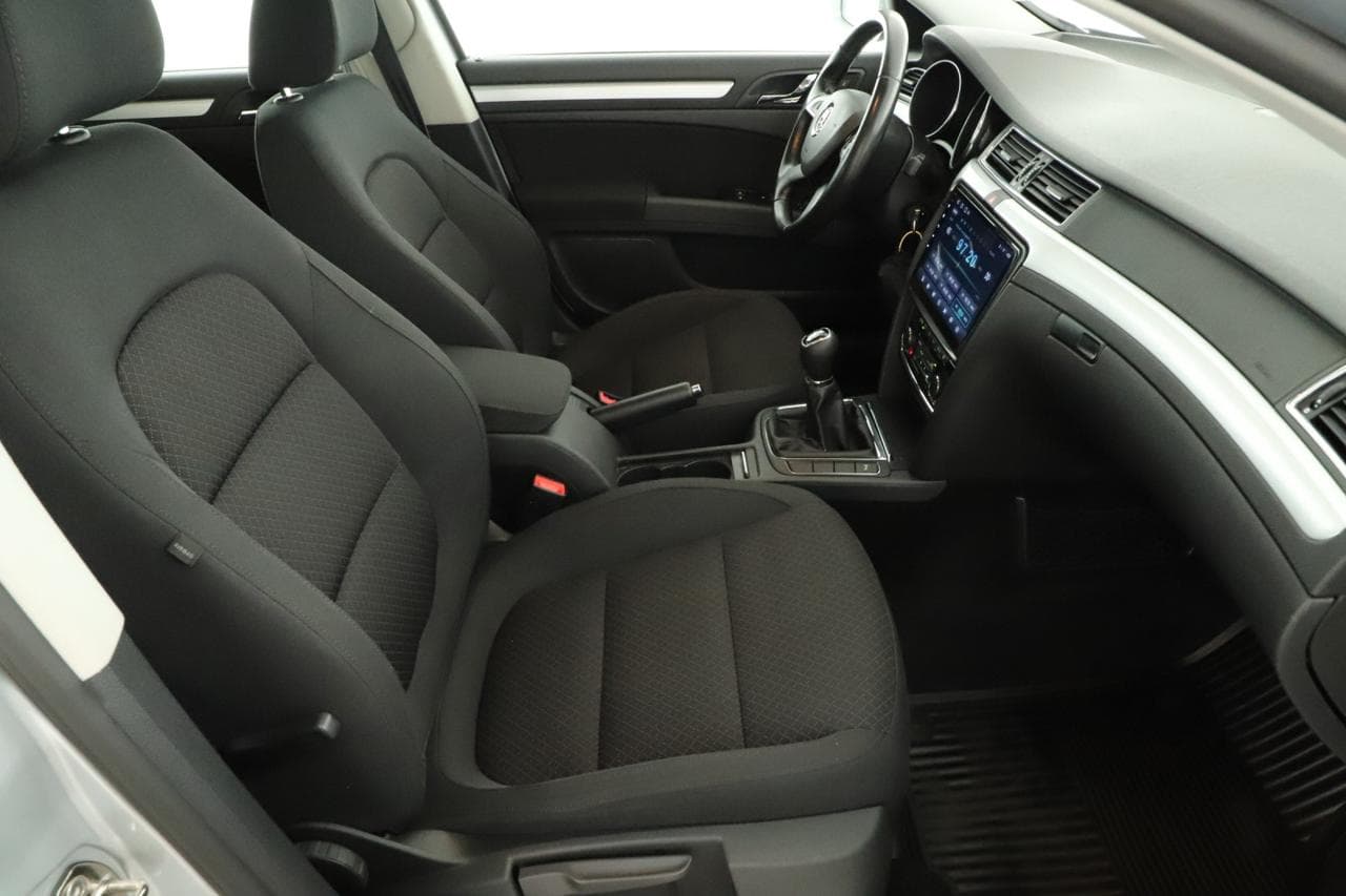 2014 Škoda SUPERB - 10