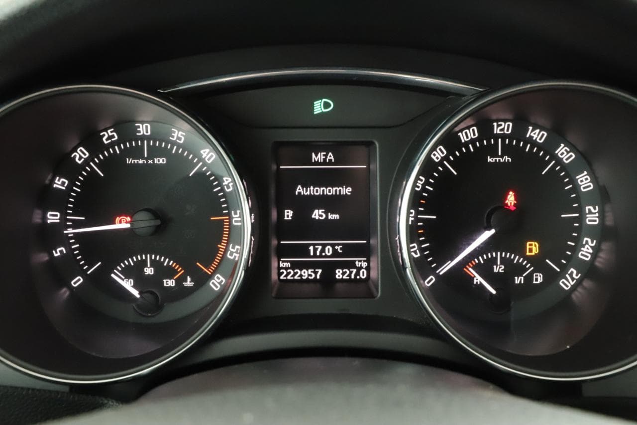 2014 Škoda SUPERB - 15