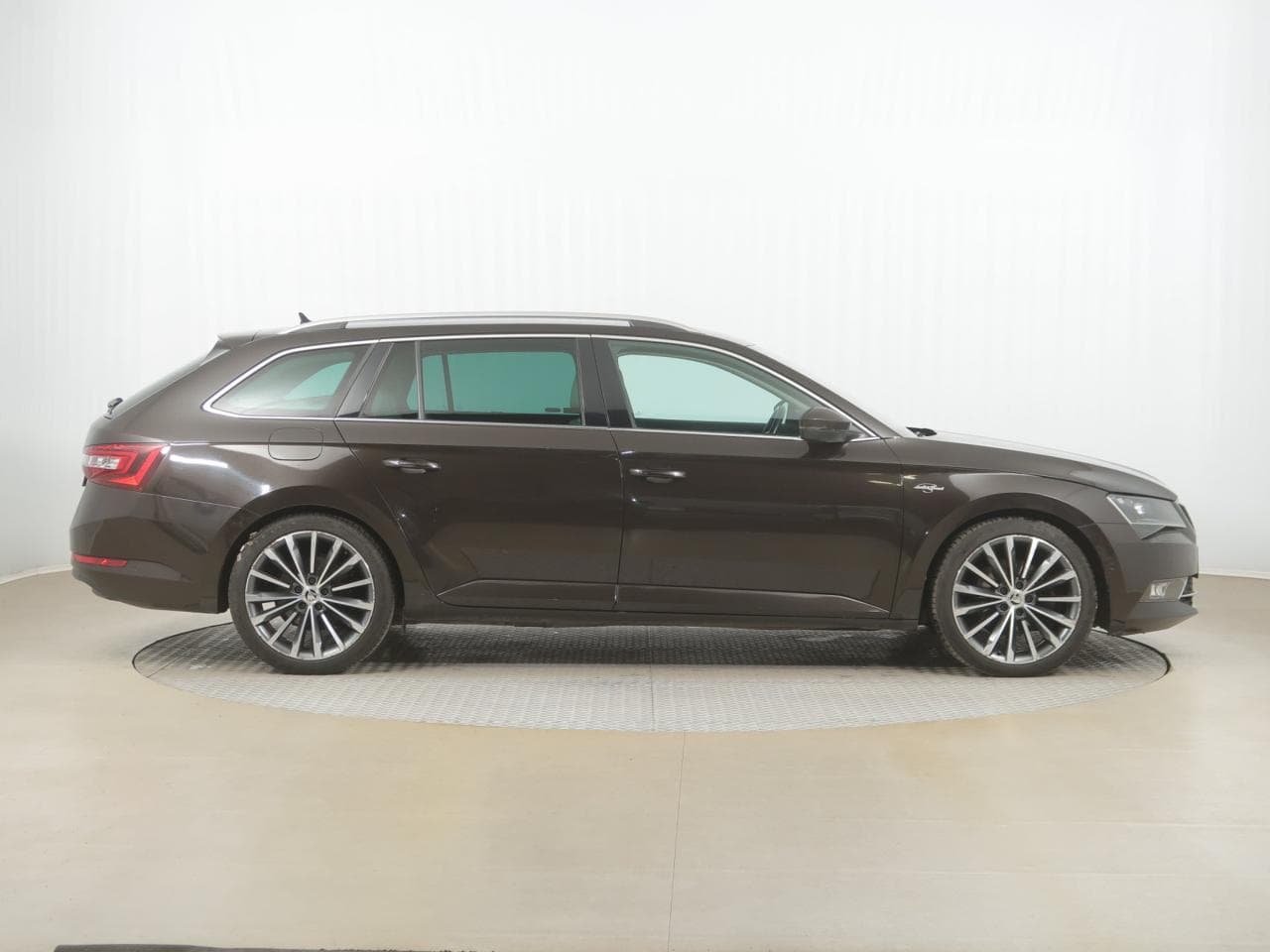 2016 Škoda SUPERB - 5
