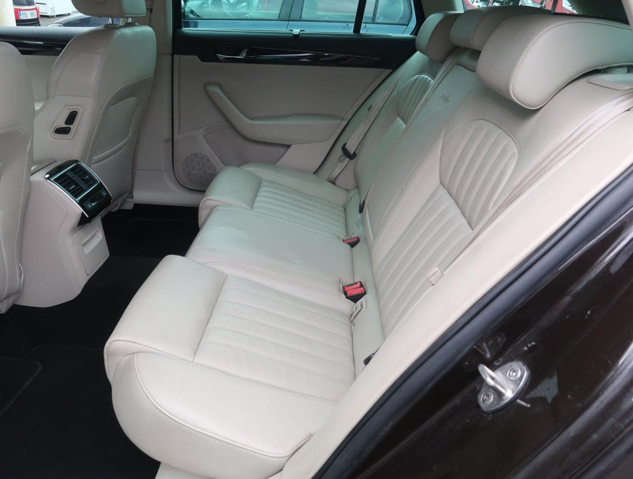 2016 Škoda SUPERB - 12