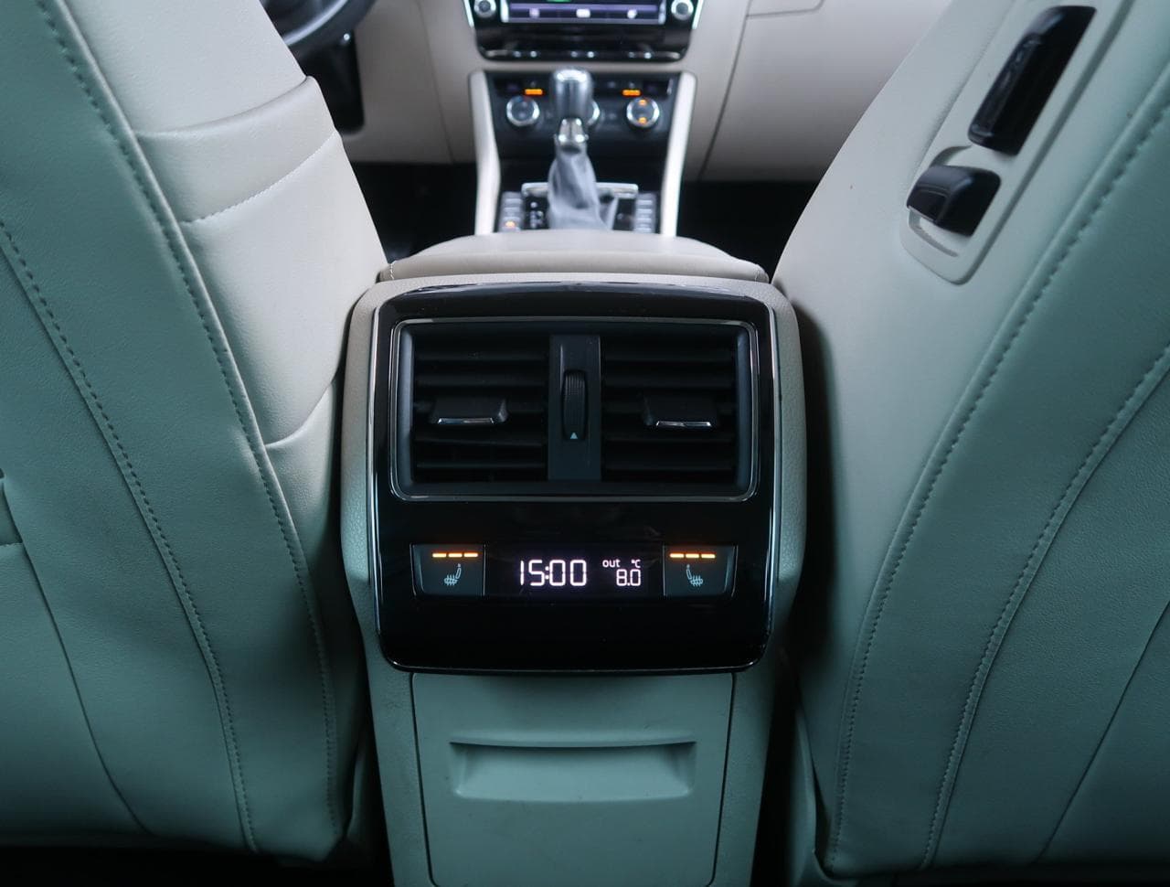 2016 Škoda SUPERB - 19