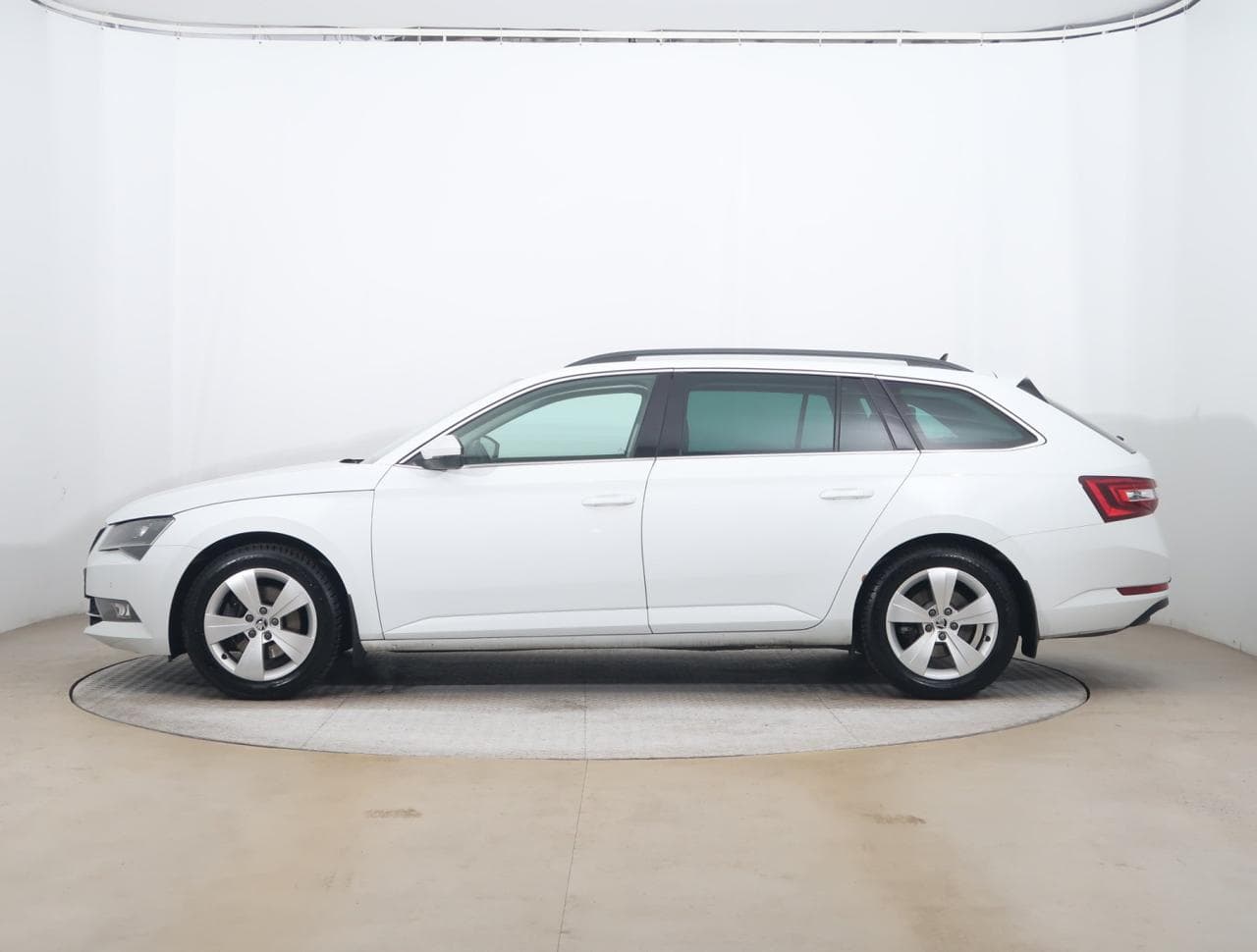 2015 Škoda SUPERB - 4