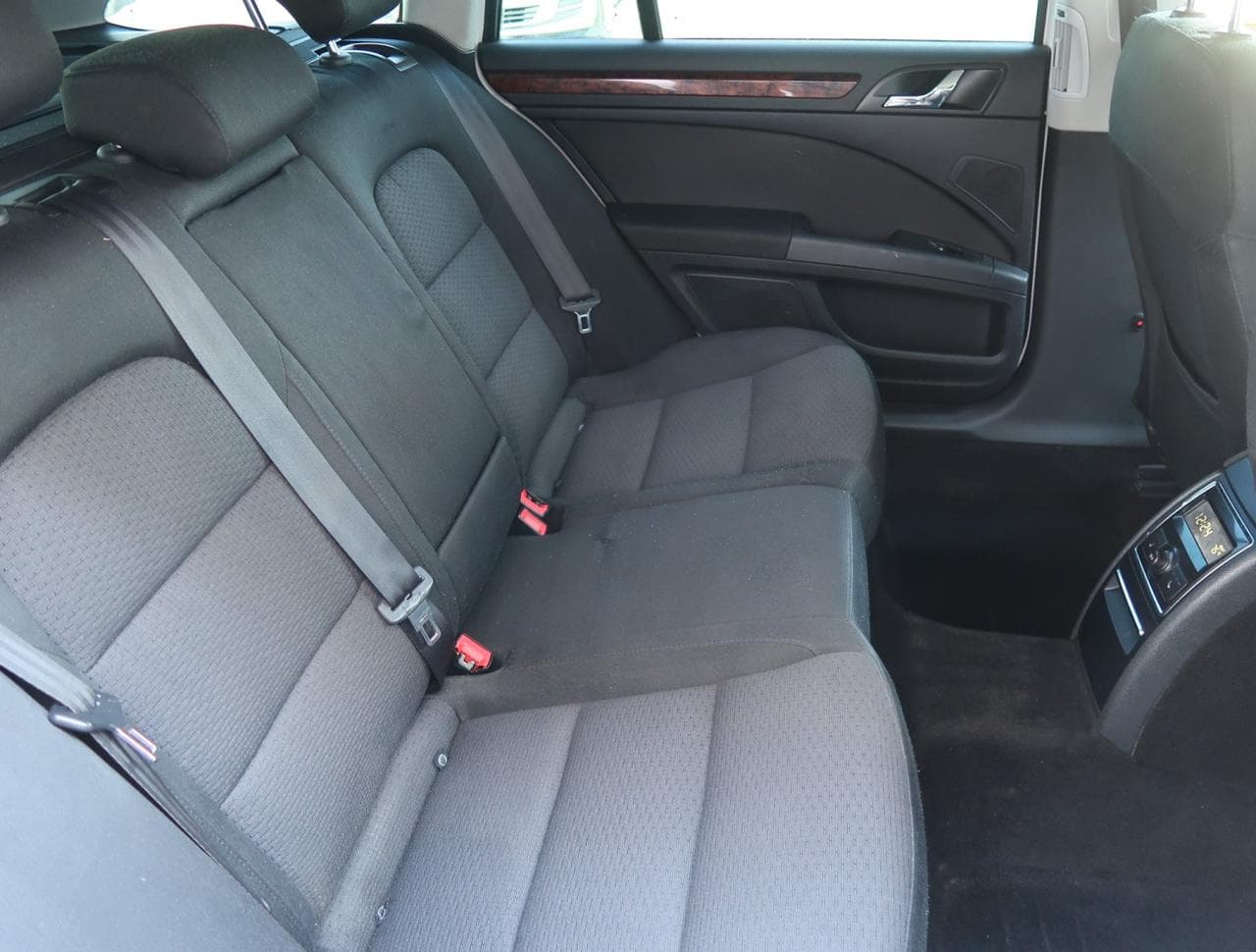 2010 Škoda Superb - 13