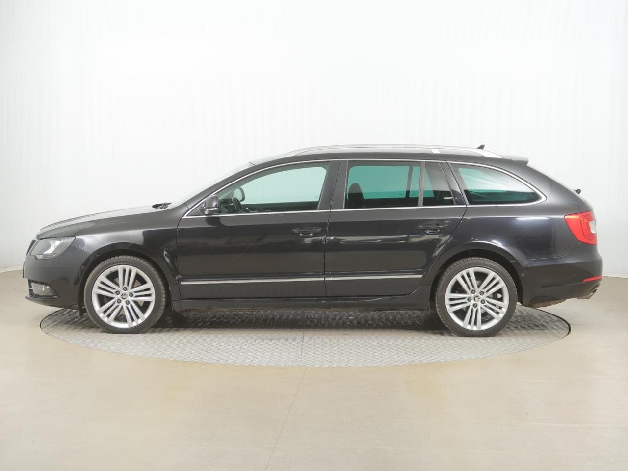 2014 Škoda SUPERB - 4