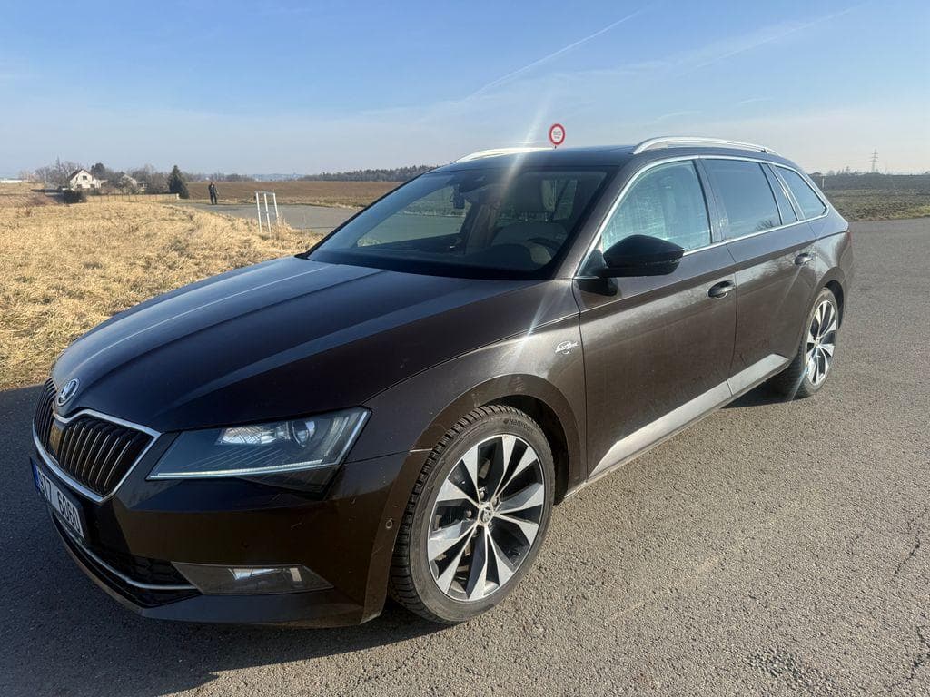 Škoda Superb 2,0 TDI 140 KW AUTOMAT 4X4 LAU kombi