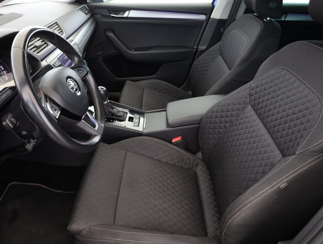 2017 Škoda SUPERB - 13
