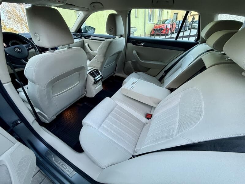 2020 Škoda Superb - 10
