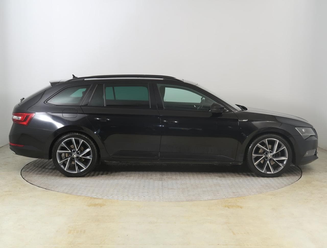 2017 Škoda Superb - 8