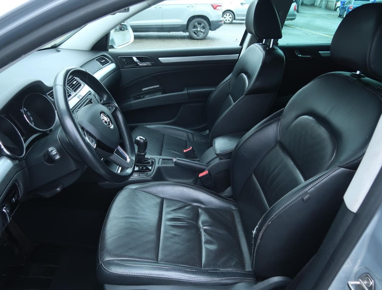 2014 Škoda Superb - 16