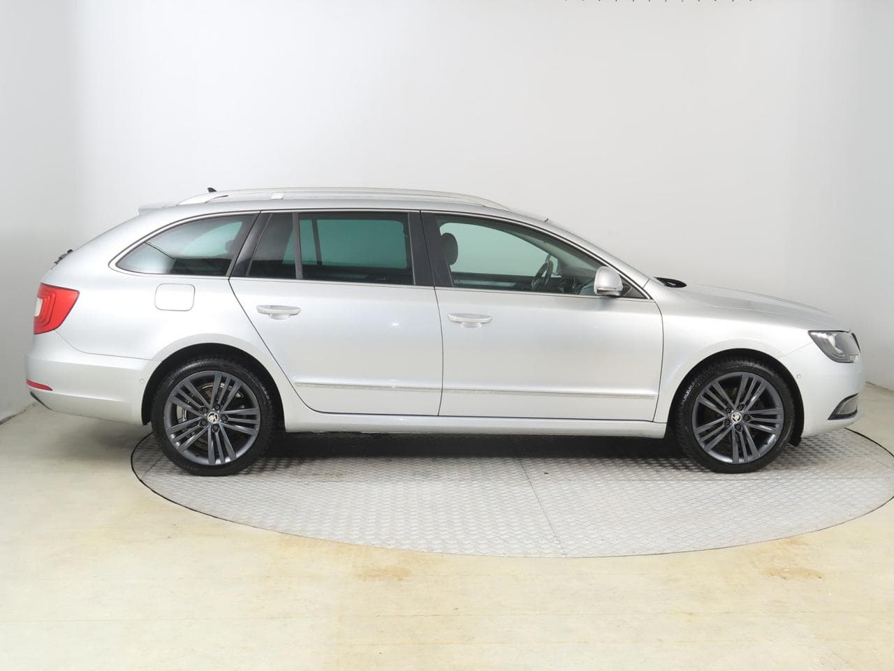 2014 Škoda Superb - 8