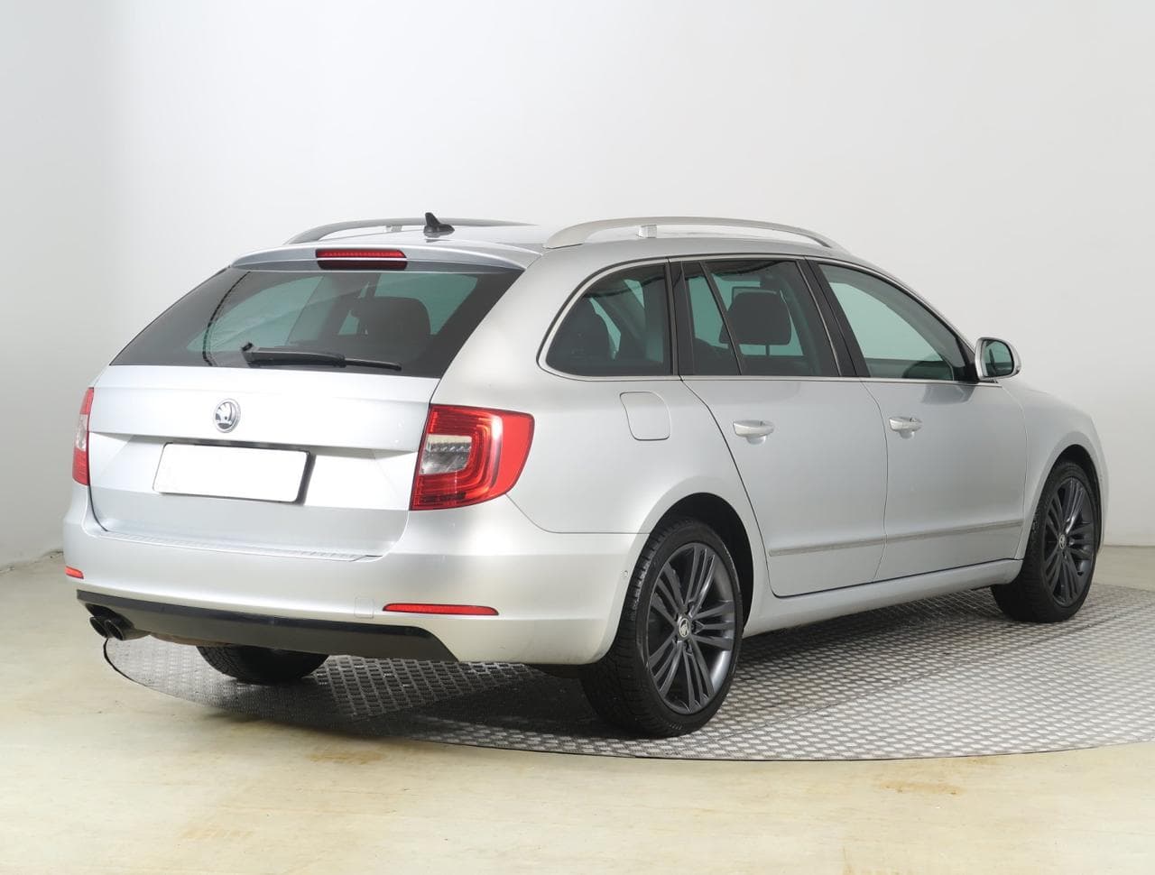 2014 Škoda Superb - 7