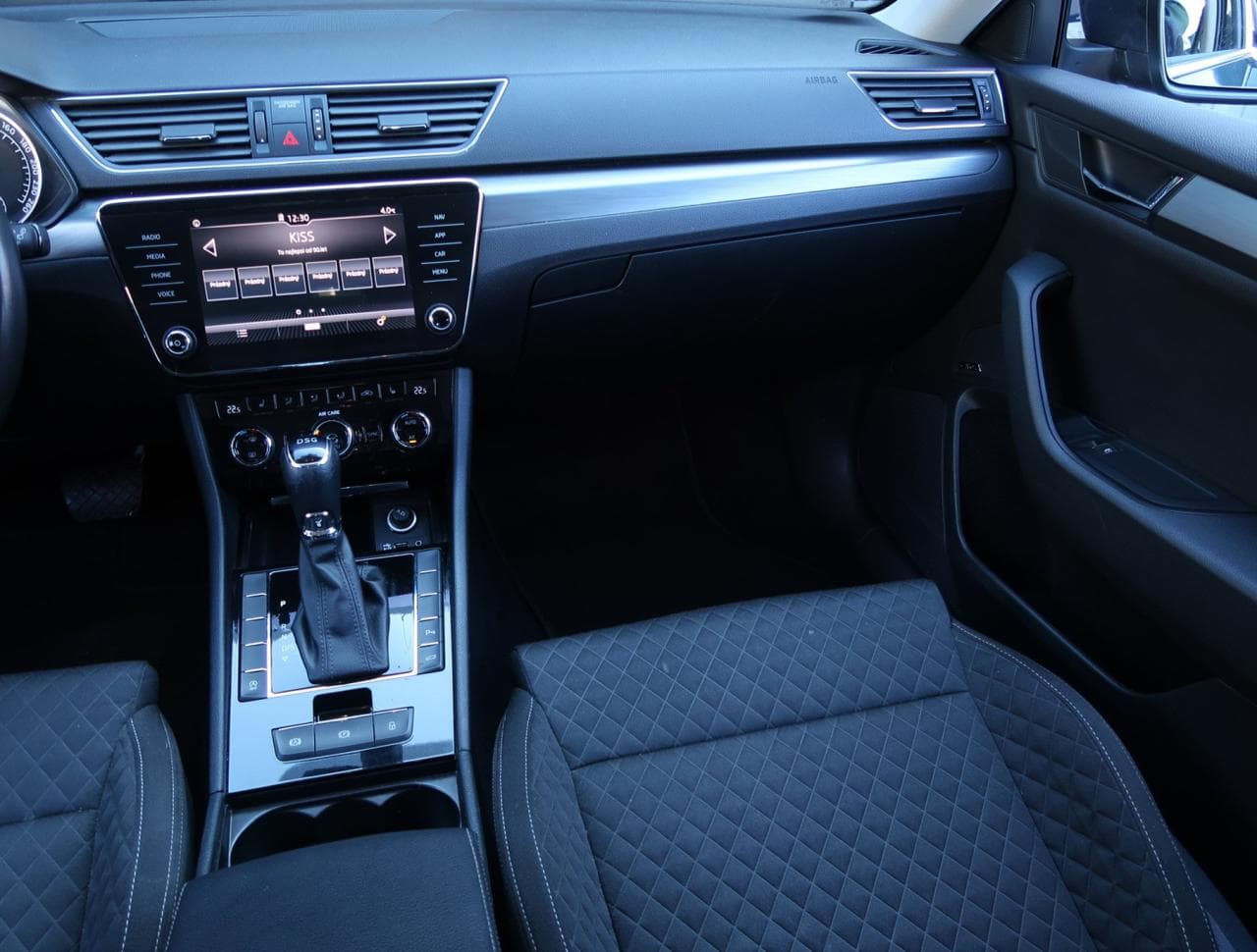 2017 Škoda Superb - 11