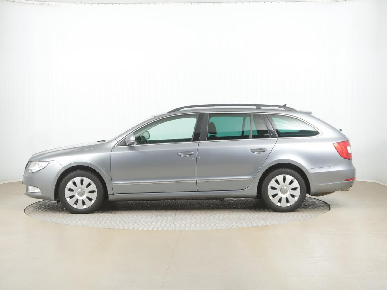 2011 Škoda SUPERB - 4