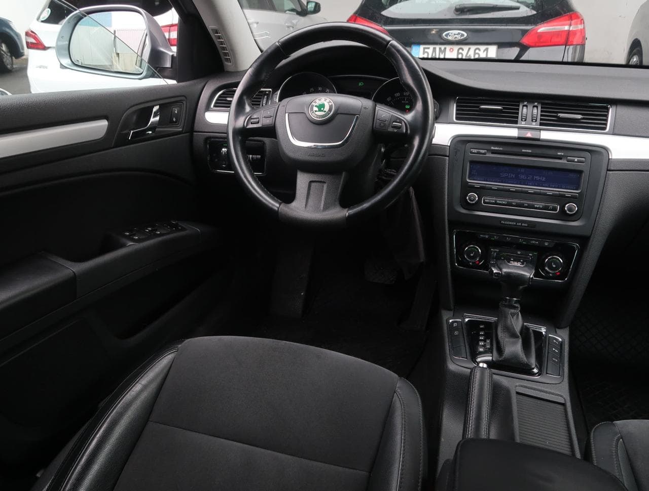 2011 Škoda SUPERB - 9