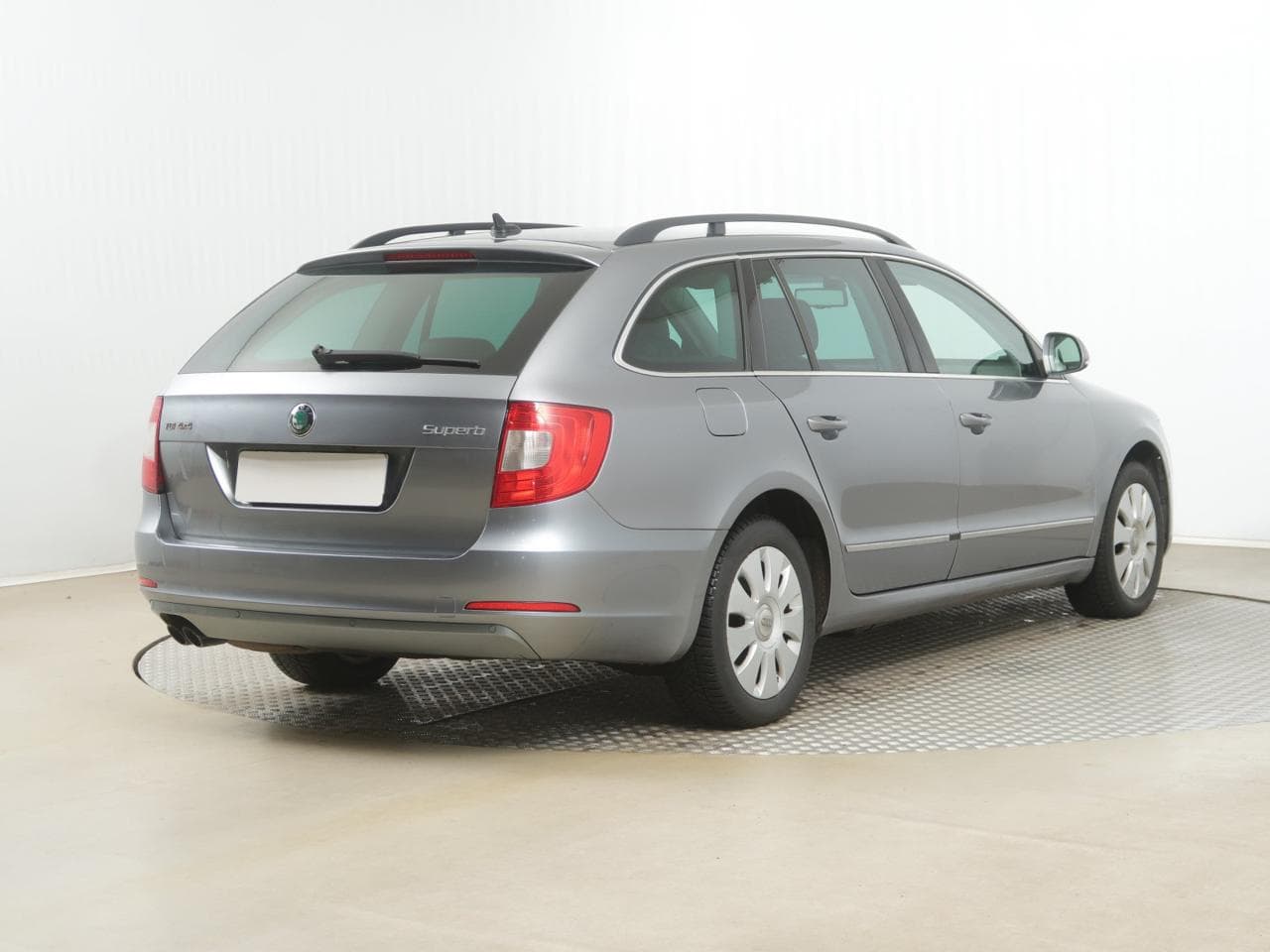 2011 Škoda SUPERB - 7