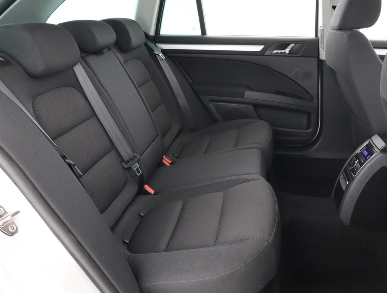 2013 Škoda Superb - 13