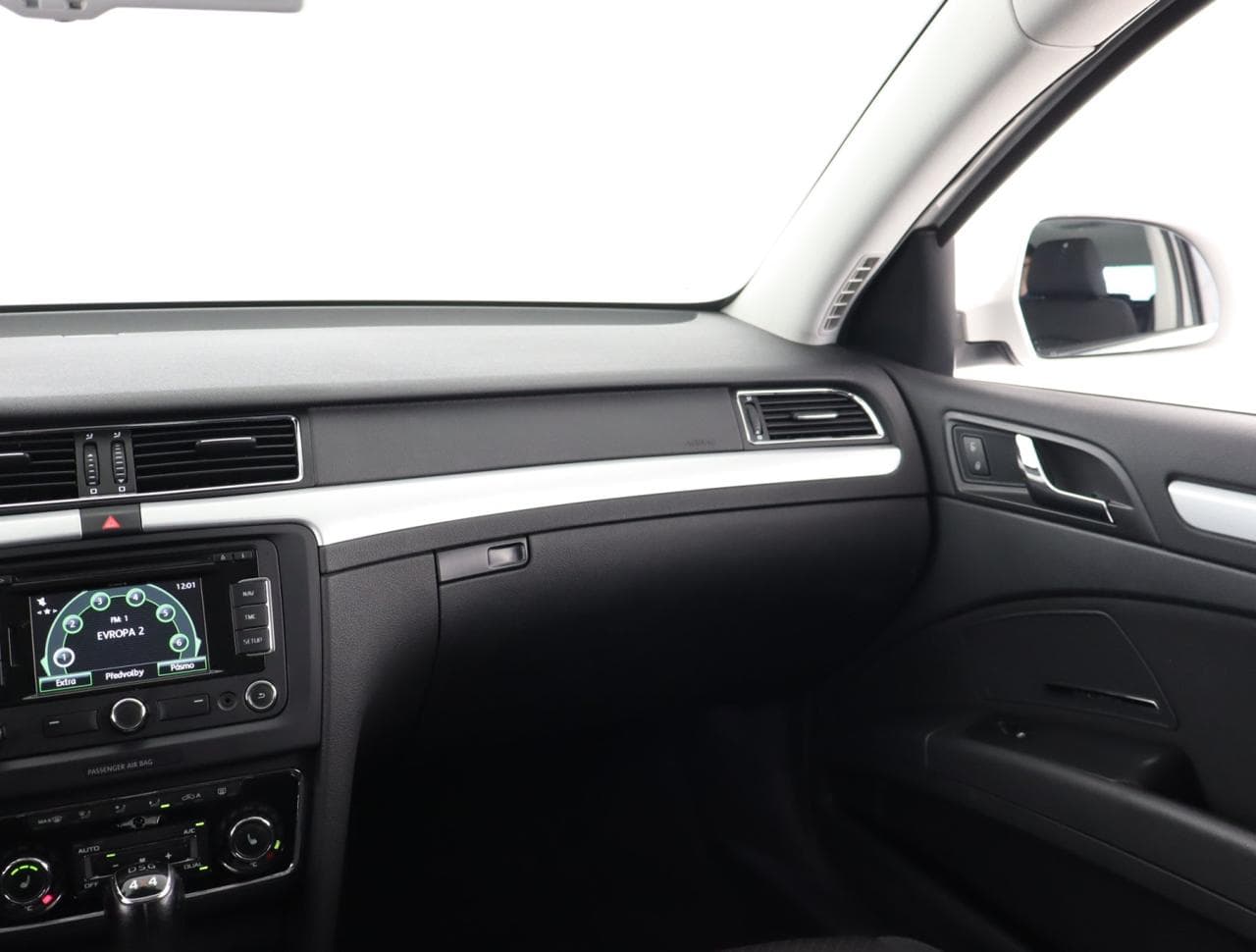 2013 Škoda Superb - 11