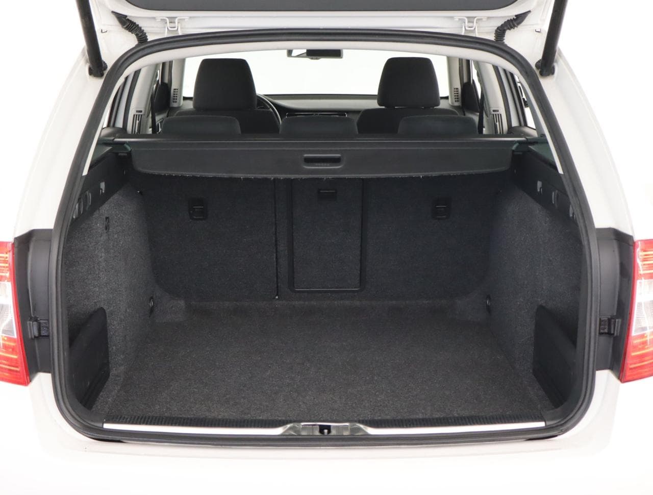 2013 Škoda Superb - 20