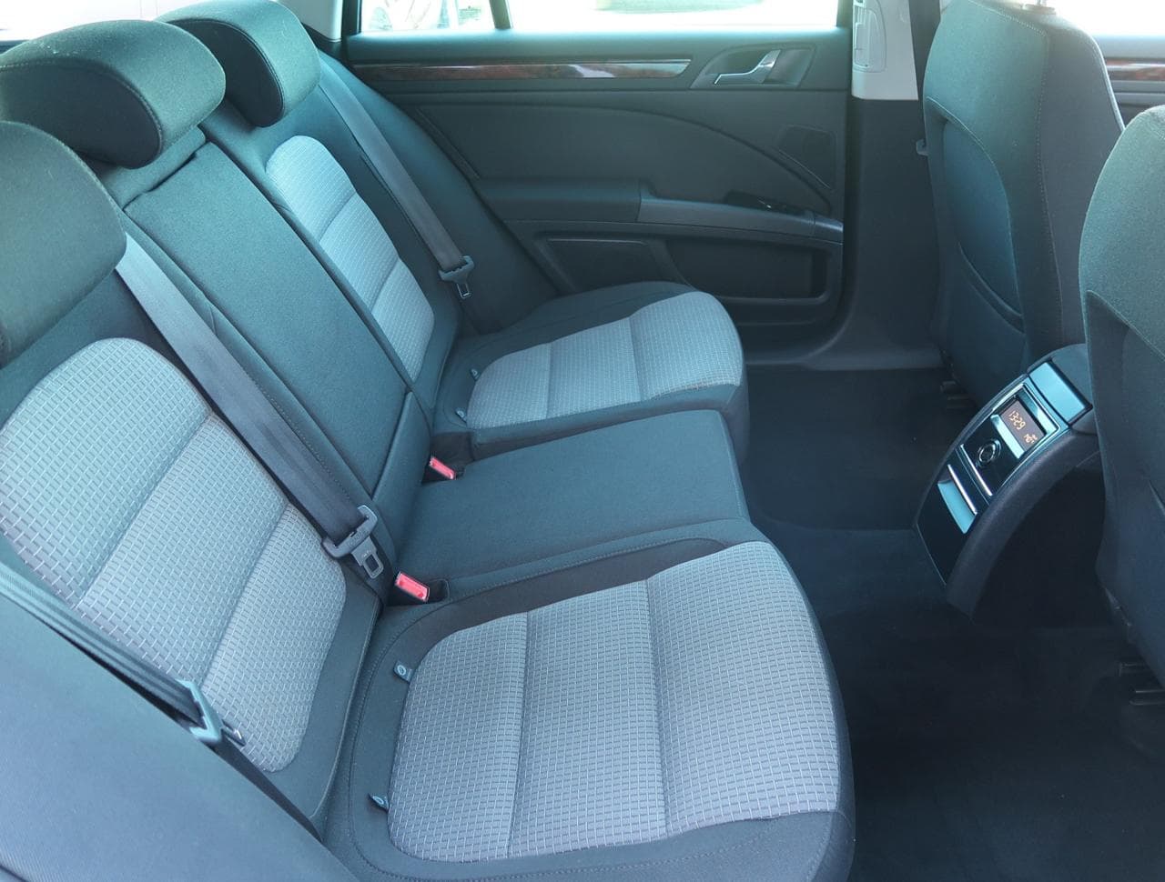 2010 Škoda Superb - 13