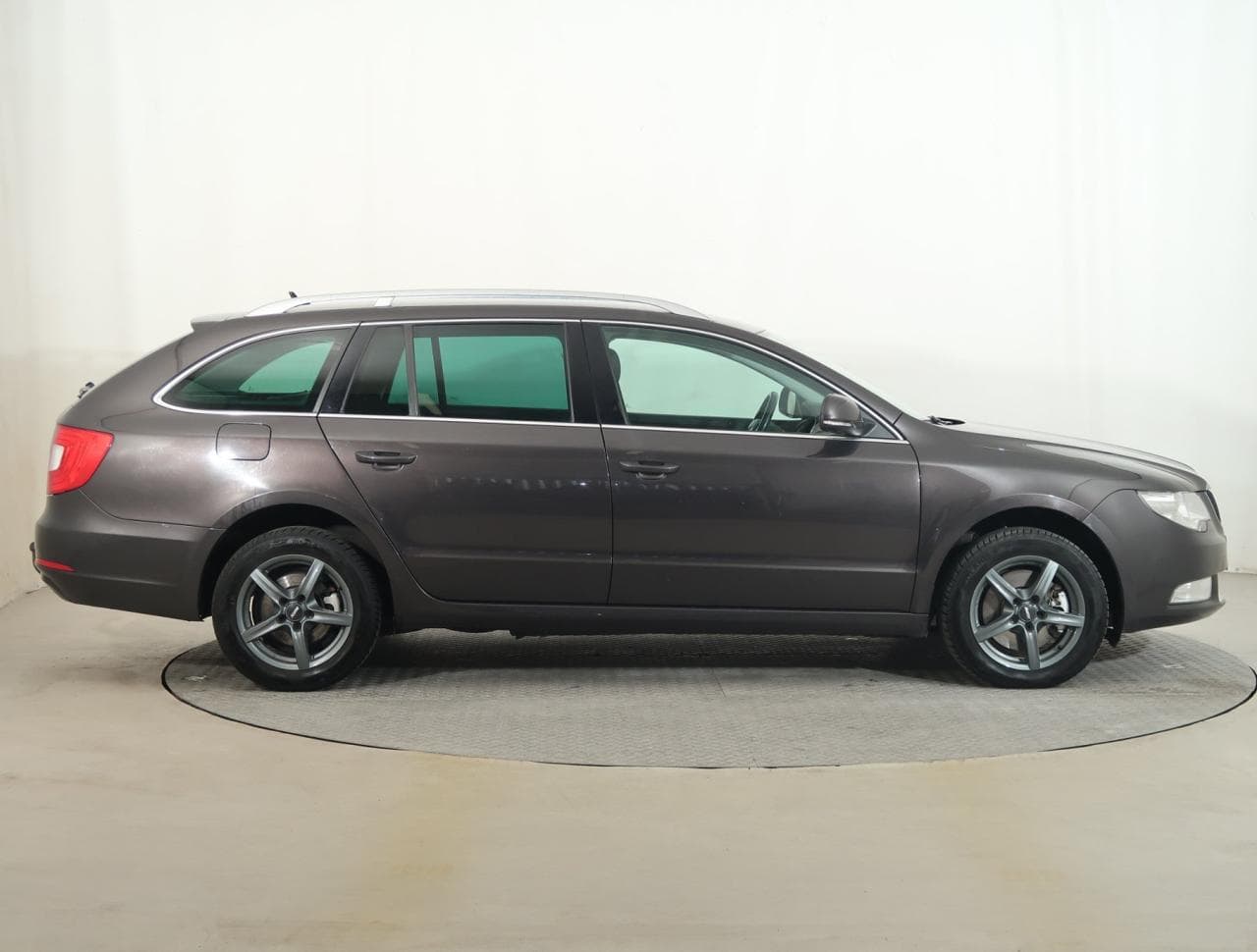 2010 Škoda Superb - 8