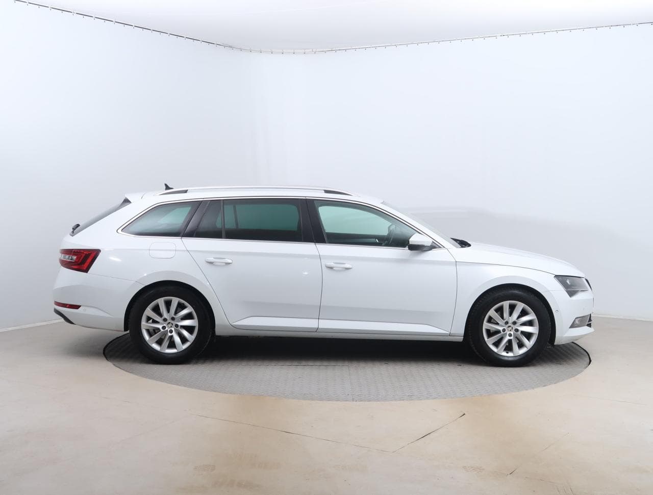 2017 Škoda Superb - 8