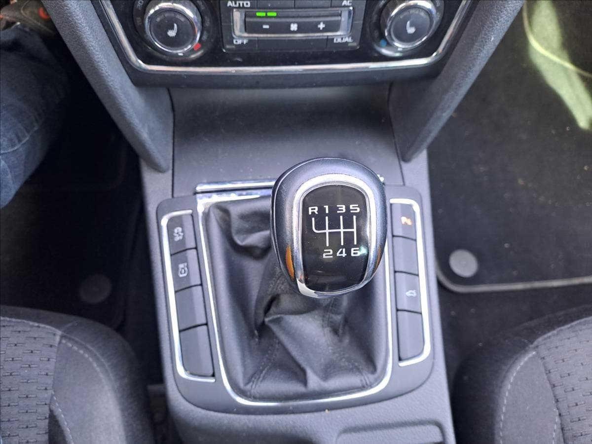 2012 Škoda Superb - 16