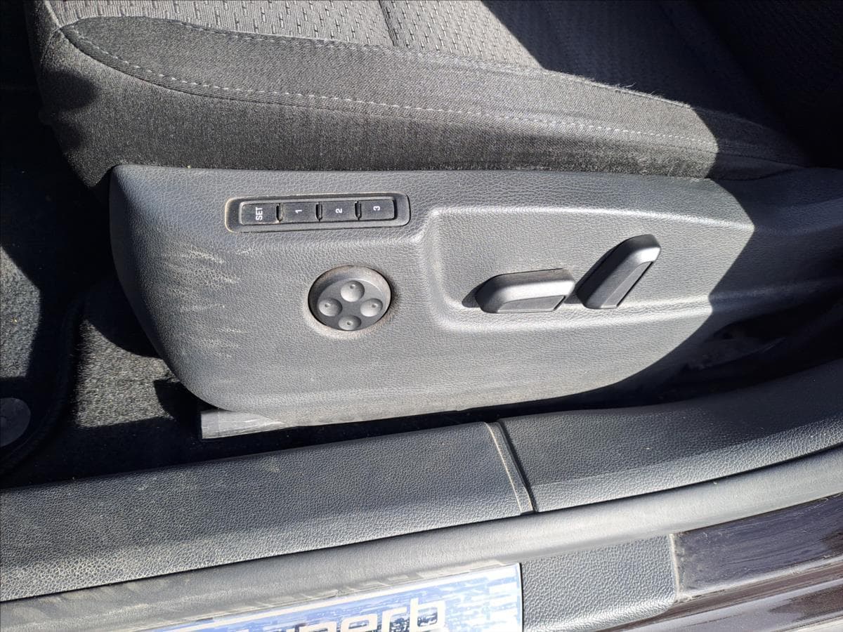 2012 Škoda Superb - 12