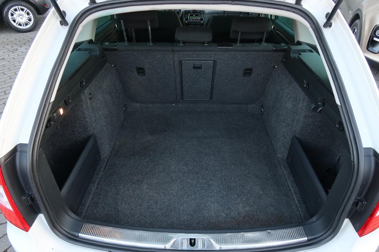 2013 Škoda Superb - 19