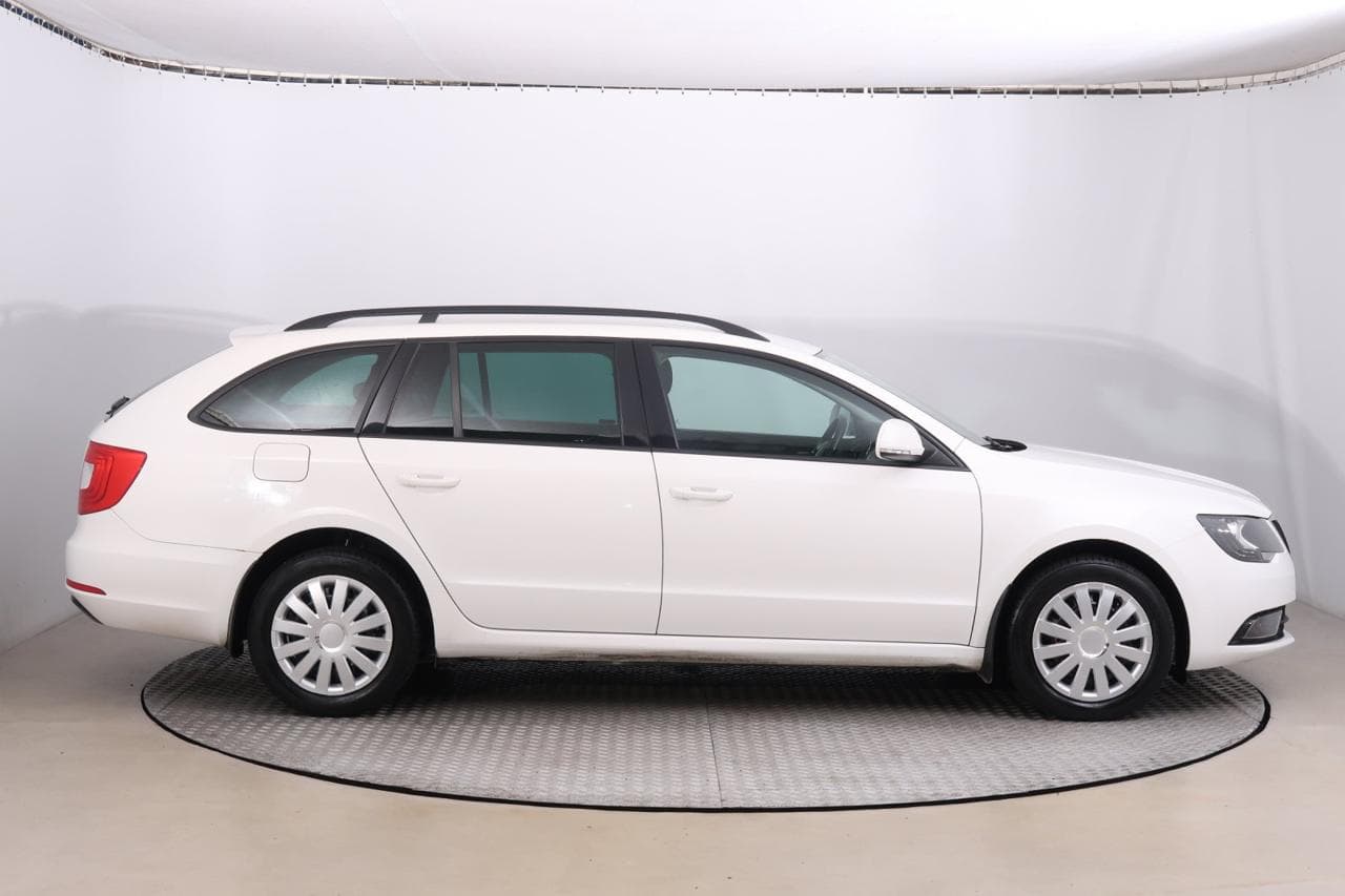 2013 Škoda Superb - 8