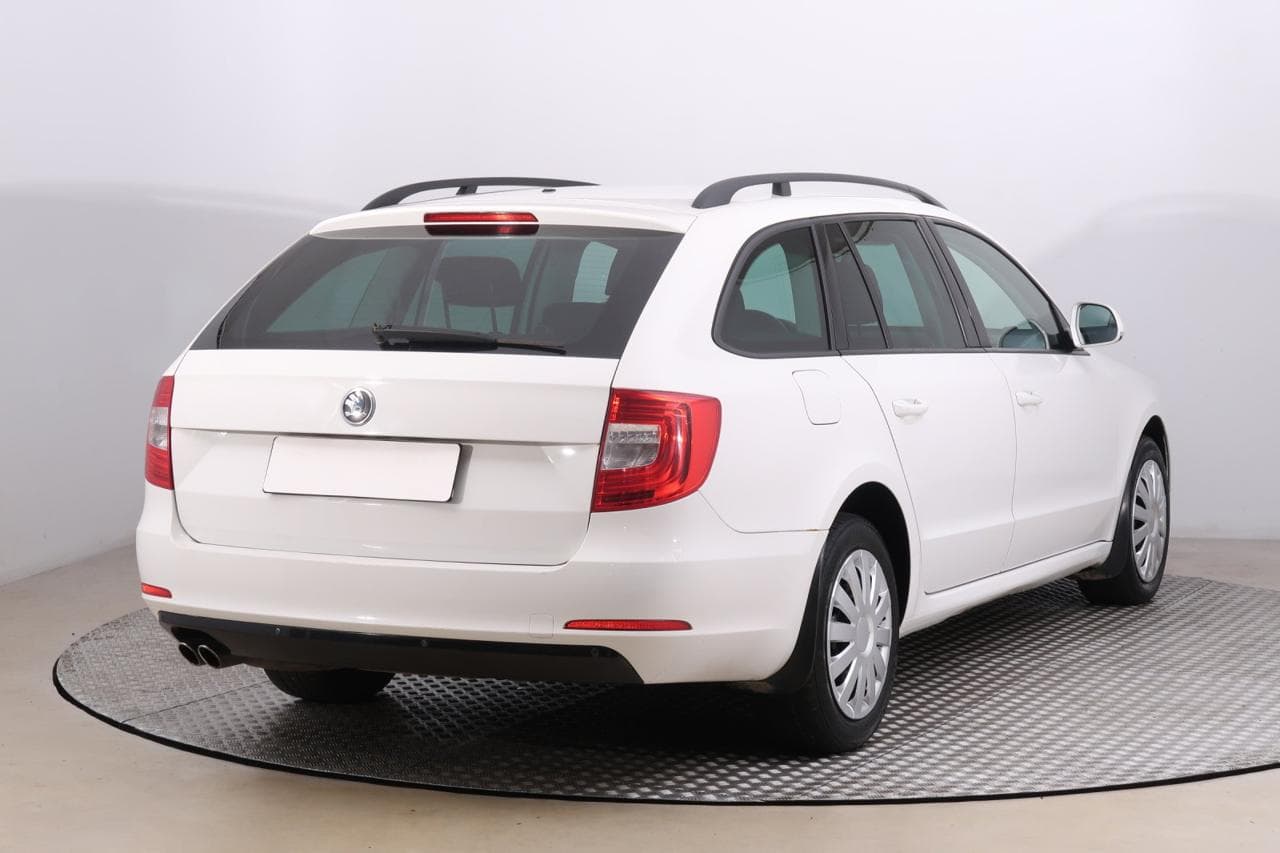 2013 Škoda Superb - 7