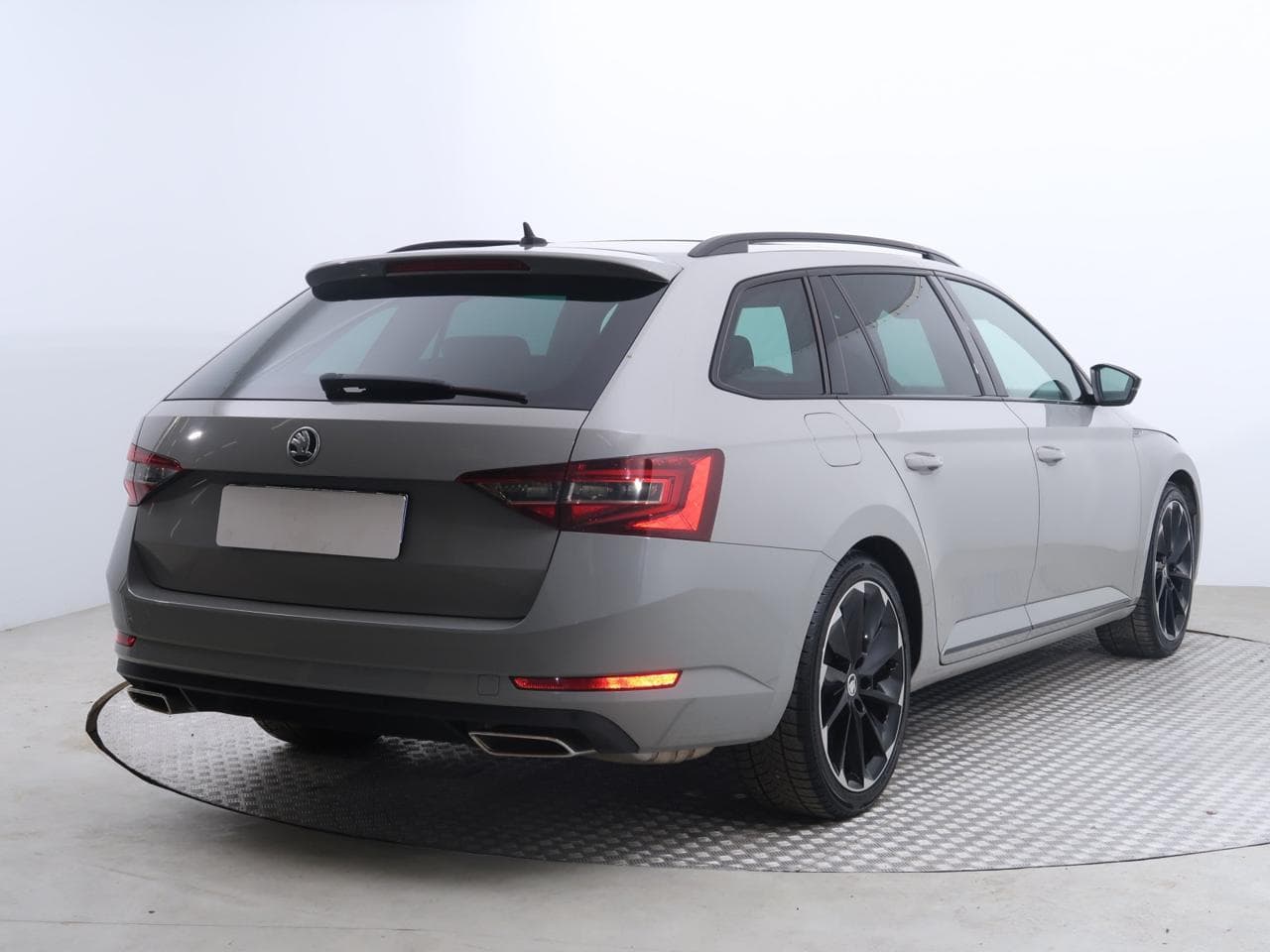 2019 Škoda SUPERB - 7
