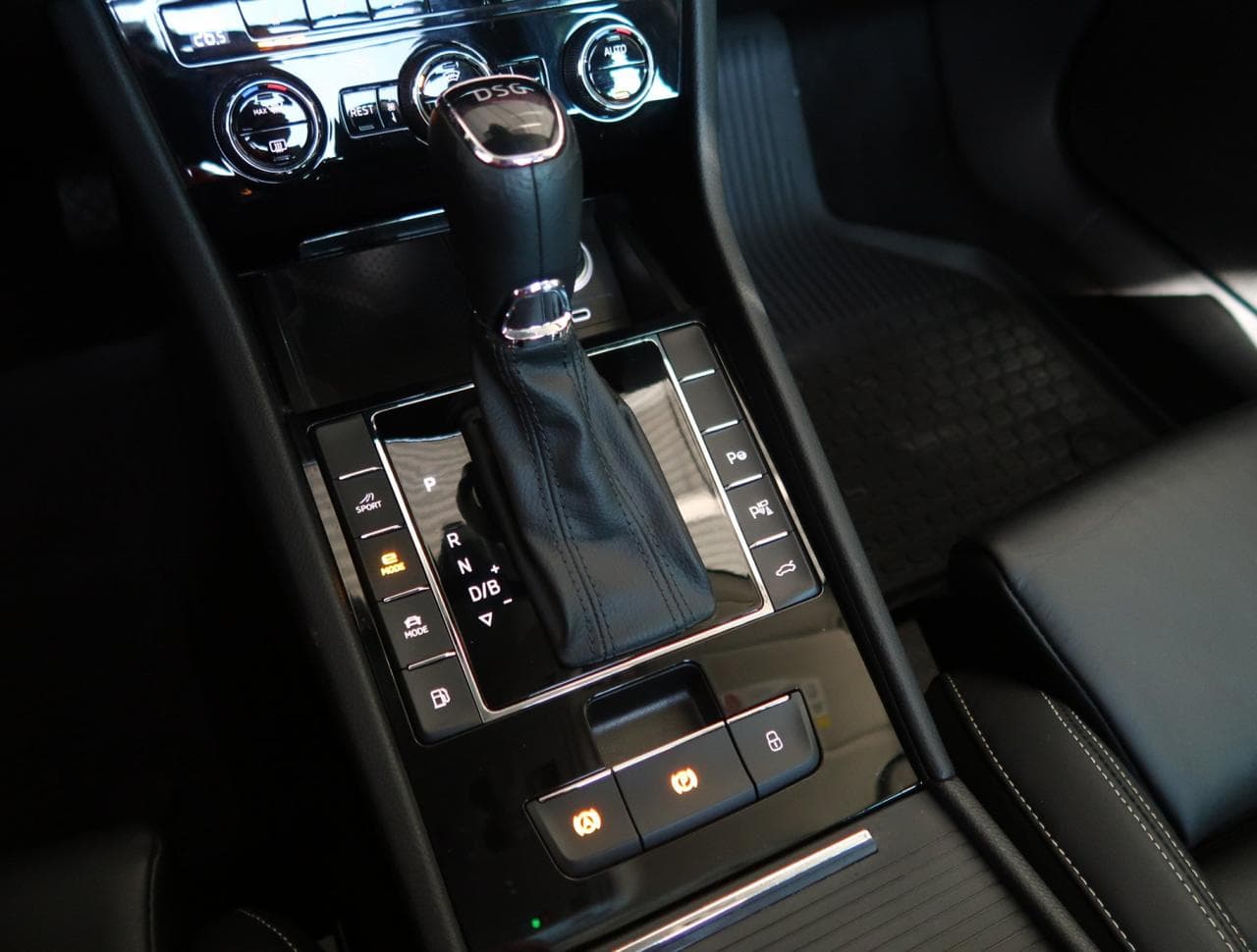 2020 Škoda Superb - 19