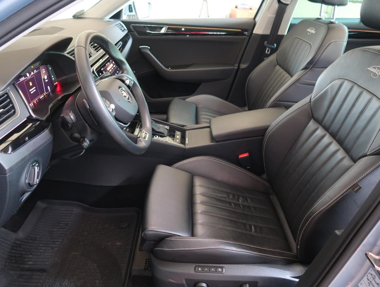 2020 Škoda Superb - 16