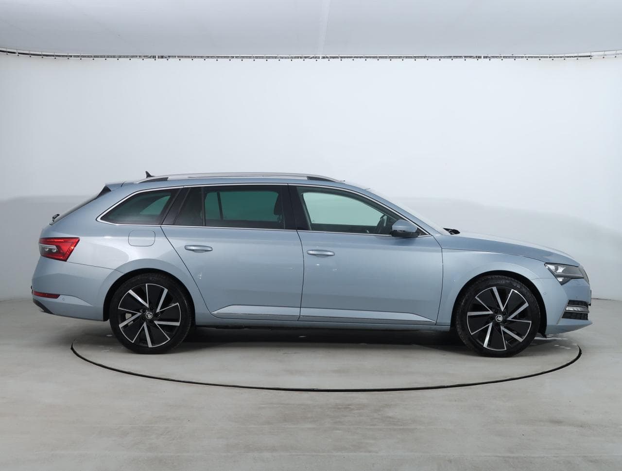 2020 Škoda Superb - 8