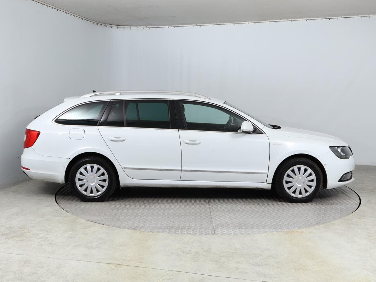 2013 Škoda Superb - 8