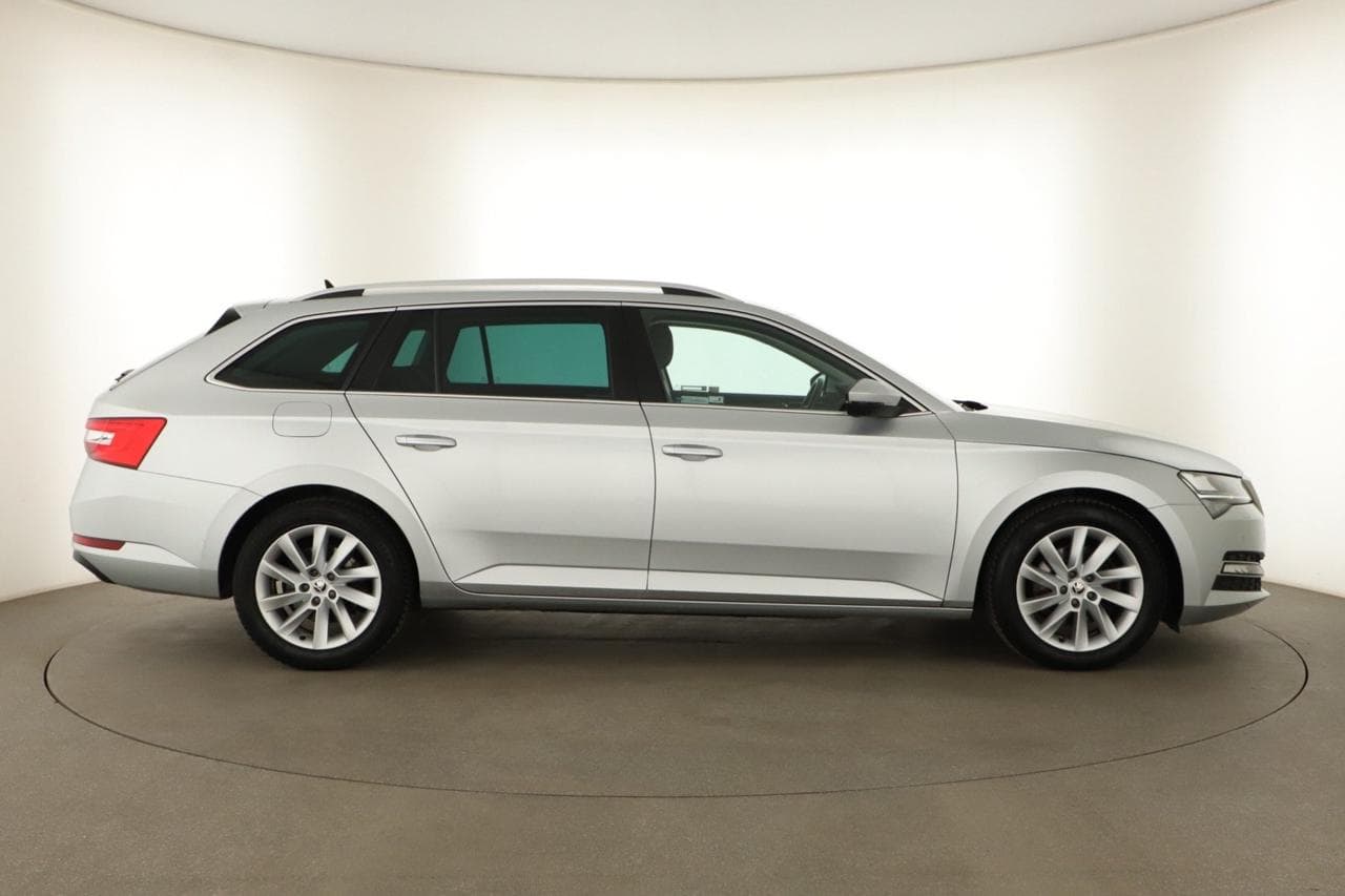 2019 Škoda Superb - 8