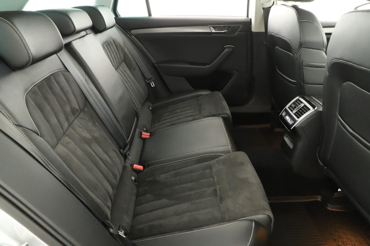 2019 Škoda Superb - 11